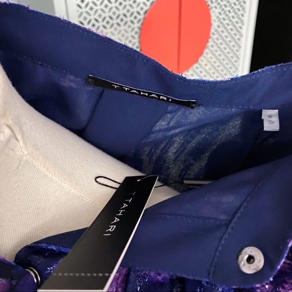 T Tahari Emerson Sleeveless Blouse in Admiral Navy - Picture 6 of 10